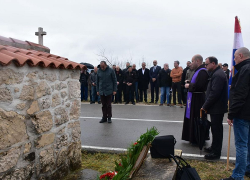 Fotografija 2 - Obilježavanje 32. godišnjice ratnog zločina nad hrvatskim braniteljima u Dragišićima