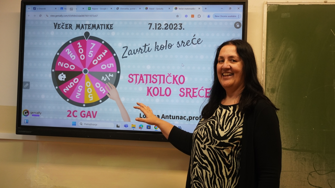 Lorana Antunac netipična je profesorica, a uspješno spaja svoje dvije velike ljubavi - matematiku i glazbu