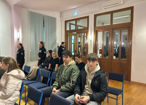 Fotografija 12 - U Drniškoj Gospi od Ružarija održana duhovna obnova za mlade i roditelje