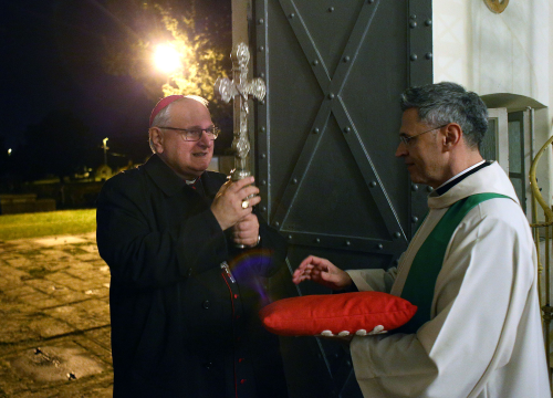 Fotografija 10 - Šibenski biskup Tomislav Rogić u sklopu pastirskog pohoda posjetio župe Jadrtovac i Vrpolje
