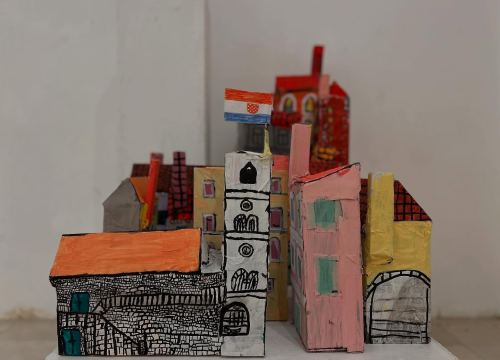 Fotografija 8 - U Krševanu otvorena izložba 'Prilozi za Muzej dječjeg likovnog stvaralaštva'