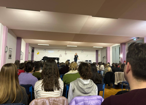 Fotografija 6 - U Drniškoj Gospi od Ružarija održana duhovna obnova za mlade i roditelje